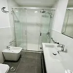 - Spacious Beachside Apartamento *