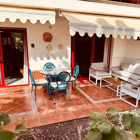 Playa Del Cura - Spacious Beachside Apartment