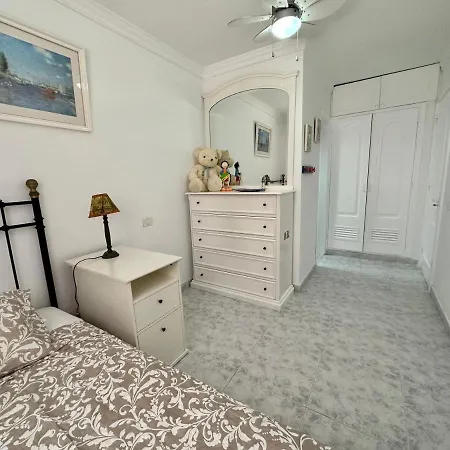 Playa Del Cura - Spacious Beachside Apartment *