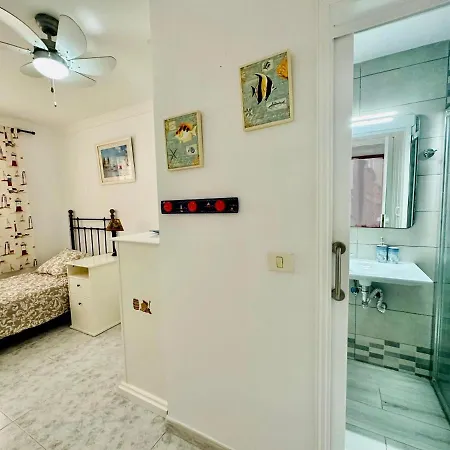 Playa Del Cura - Spacious Beachside Apartment *